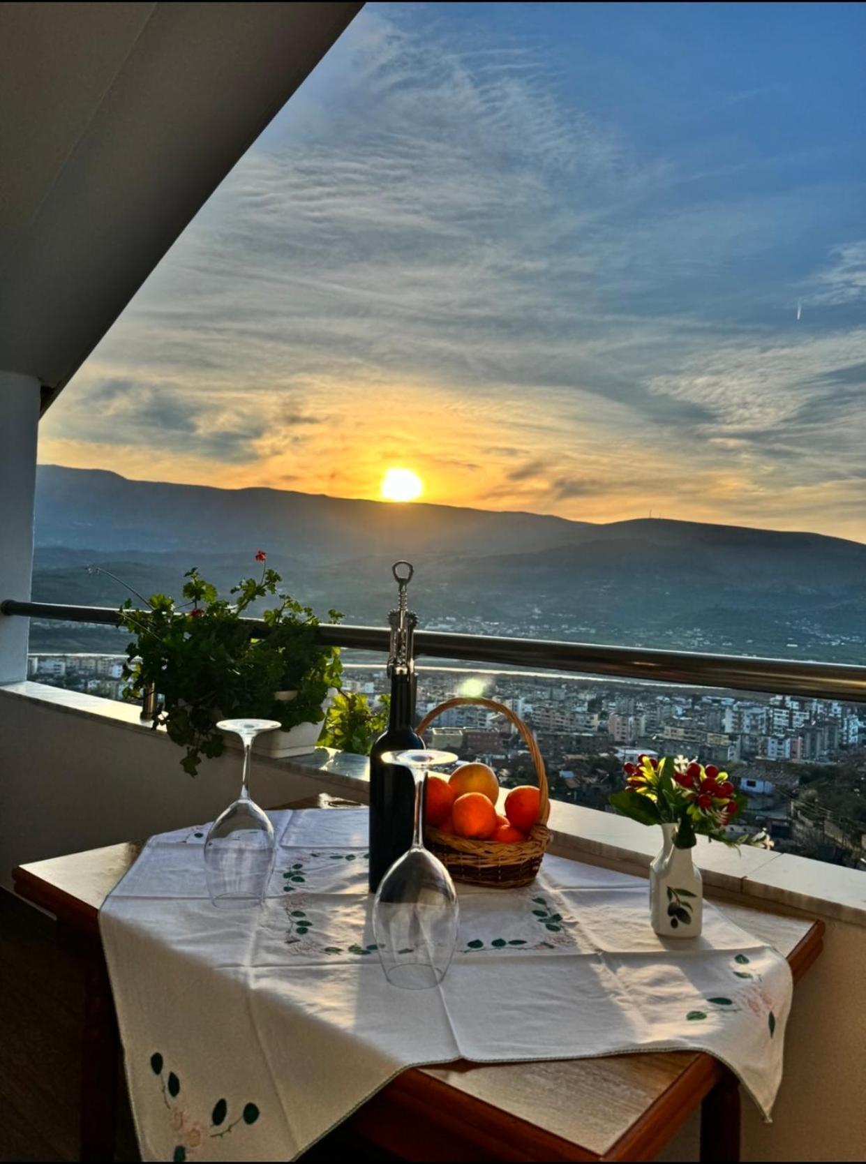 Guesthouse & Hospitality Berat Buitenkant foto